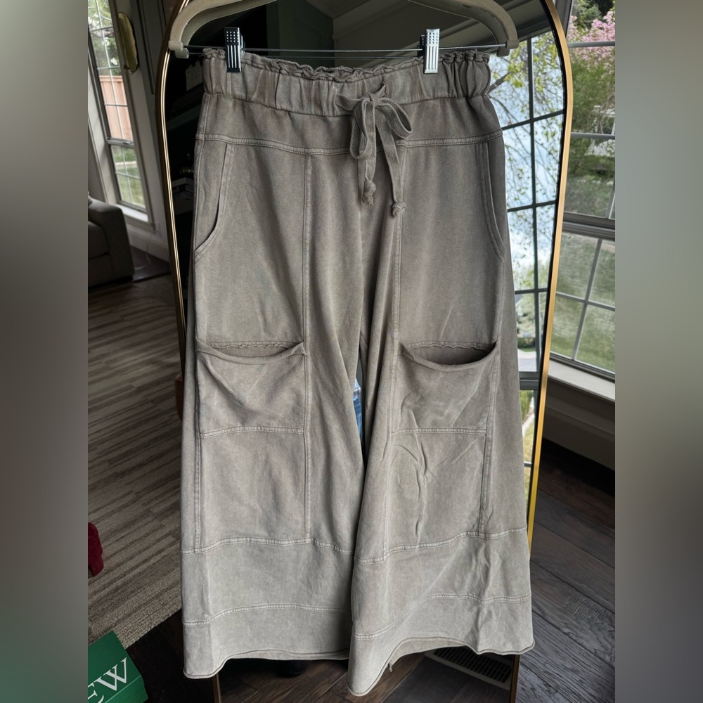 Easel mineral wash knit cargo pants in mushroom